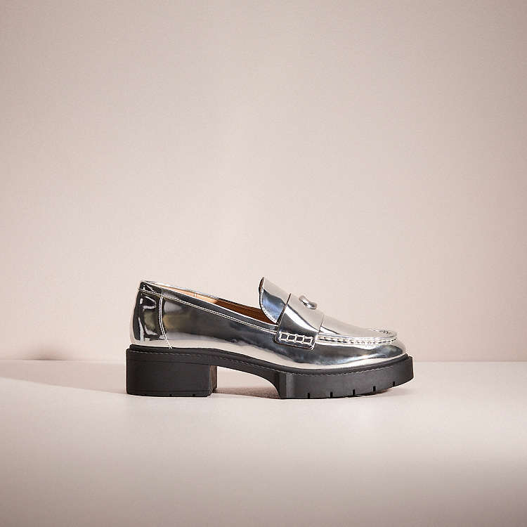 みこちゃん COACH シルバー ローファー COACH Leah Metallic Leather