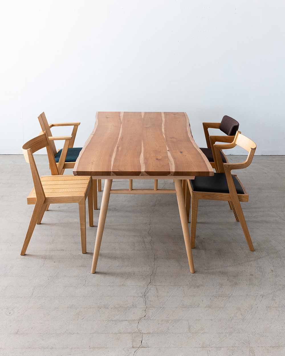 ホエビソザクラ(上溝桜) 4枚ハギテーブル天板 W1600 ONLY［送料込み