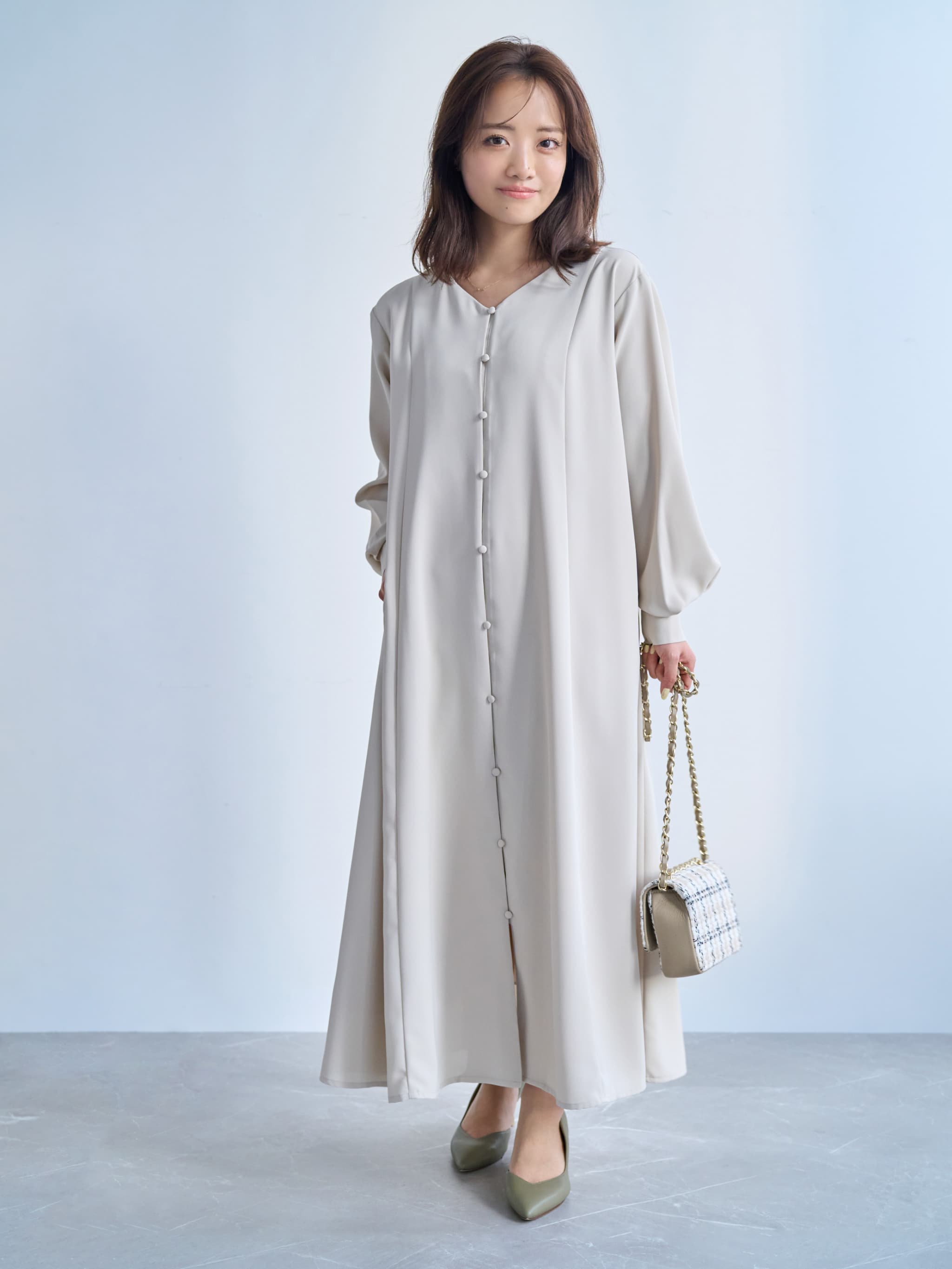 Vネックベルト付きAラインワンピース-short & regular | 小柄・低身長