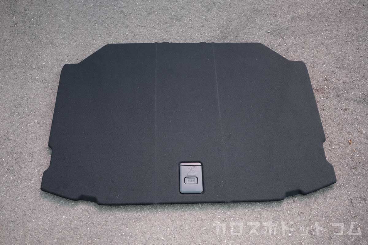 カローラスポーツの4:2:4分割アジャスタブルデッキボードとは？ | カロ