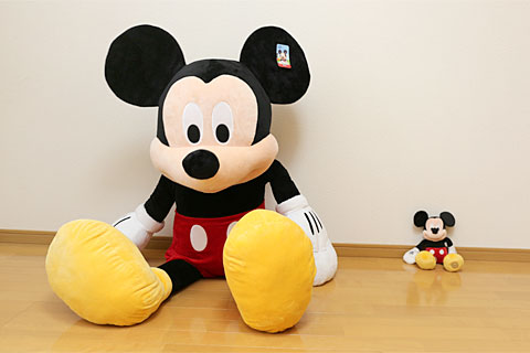 コストコの巨大ミッキー ぬいぐるみ | コストコ通 コストコおすすめ