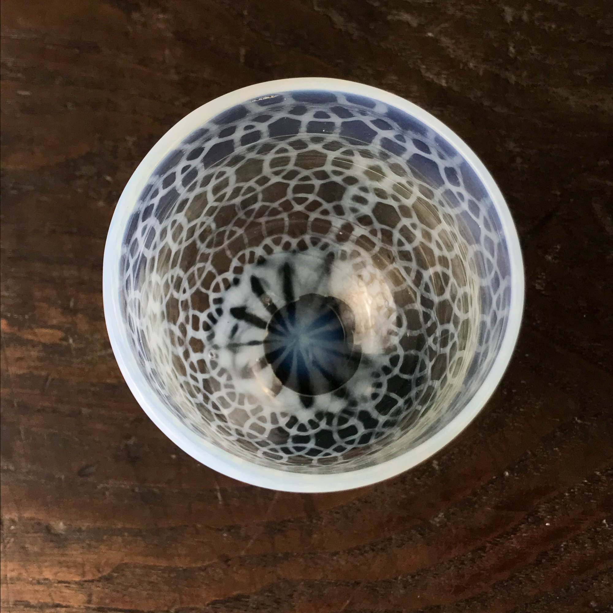 ガラス :: 輪つなぎ文 棗形 黒脚 氷コップ | COTTOU.JP 骨董の通販