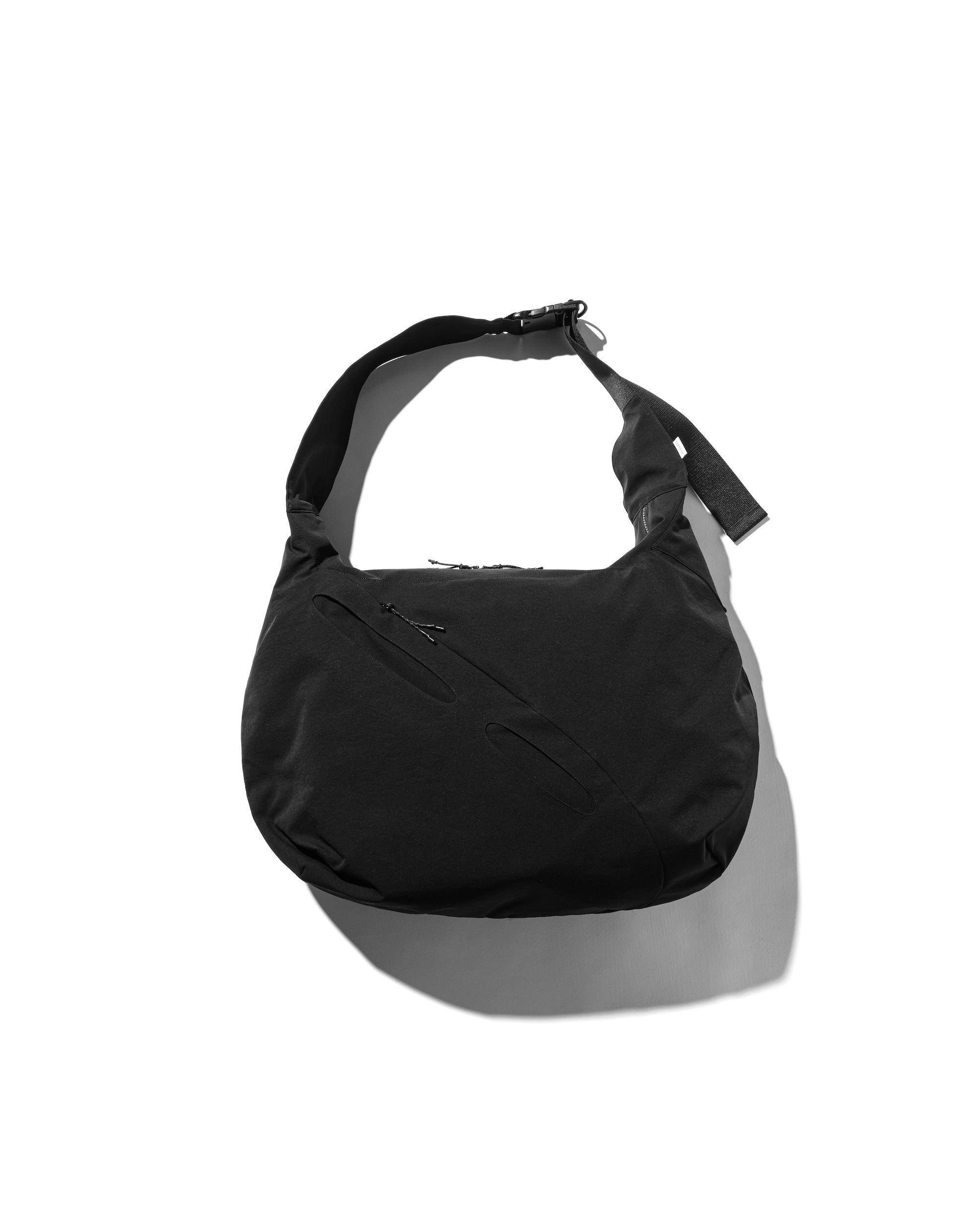 SOFT SHELL FUTURE BAG LARGE (BLACK)