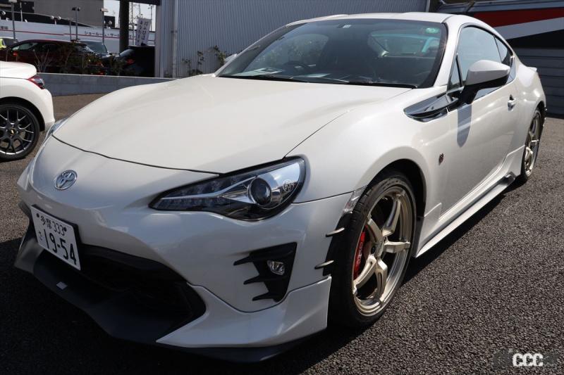 003 画像｜急げ!! 絶版だったトヨタ86用TRDカーボンフェンダーフィンが