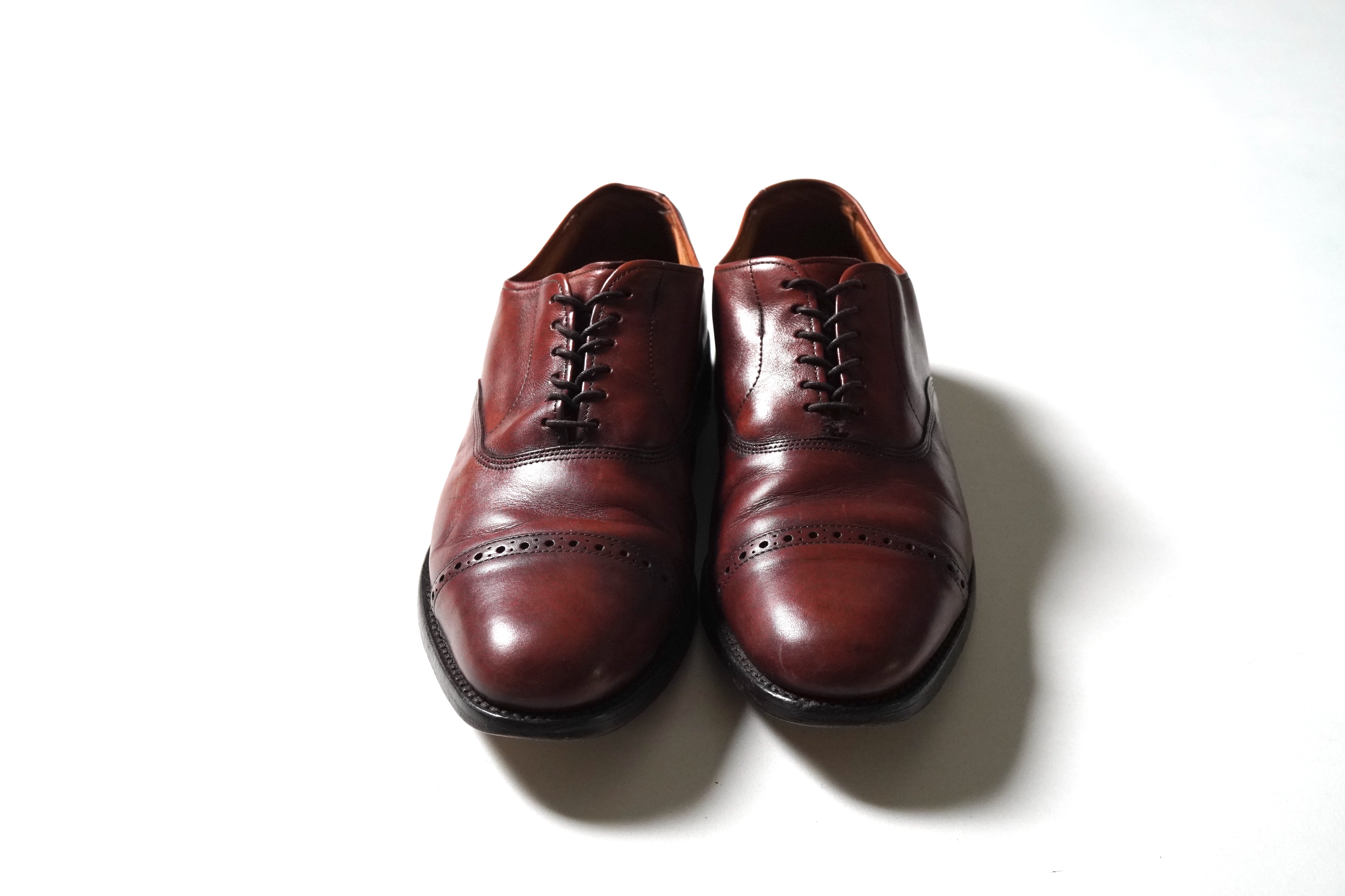 Allen Edmonds パンチドキャップトゥシューズ「Byron」【5営業日以内