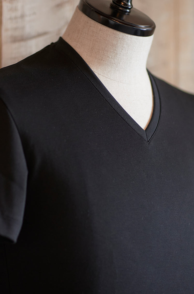 干場義雅氏監修スビンプラチナム テーラードVネックTシャツ