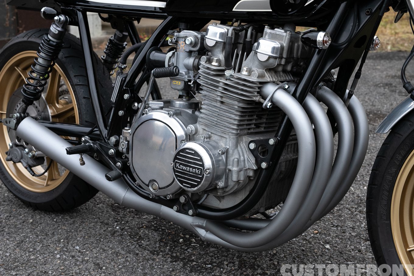 CROWS PERFORMANCEのカワサキZ-LTDの国産4発カフェレーサースタイル