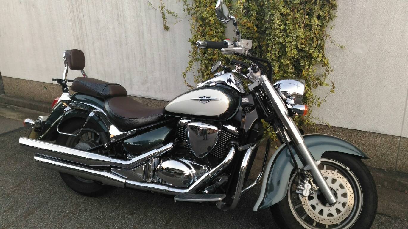 イントルーダークラシック シート張替えを致しました。