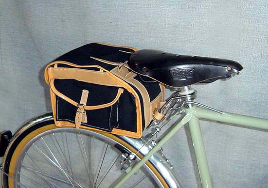 ツーリングバック