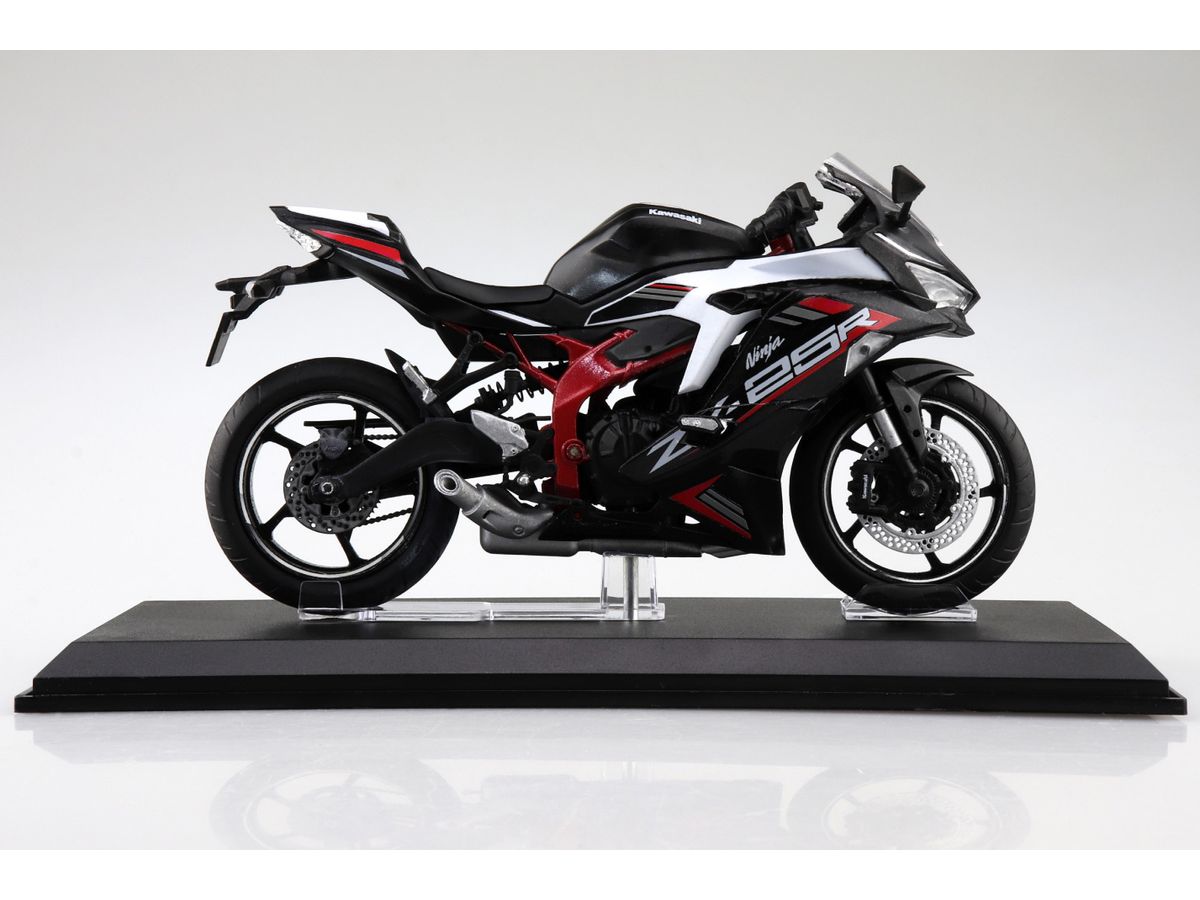 1/12 Kawasaki Ninja ZX-25R メタリックスパークブラック x パール