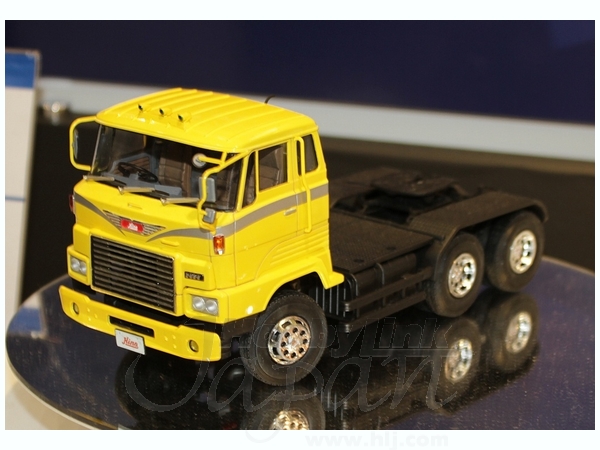 1/32 日野 HH トラクターヘッド | HLJ.co.jp