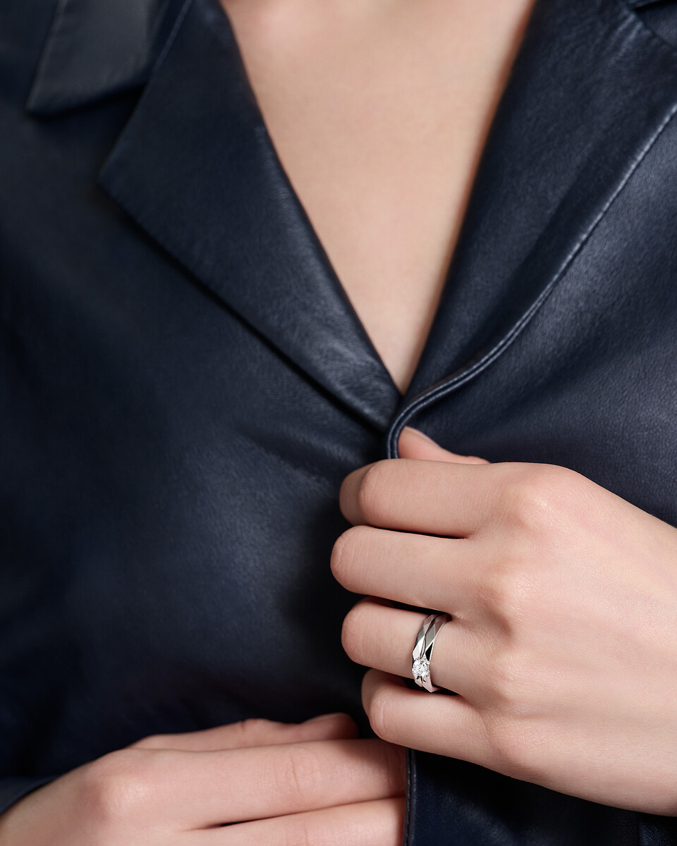 Facette small wedding band platinum | Bridal | Boucheron US