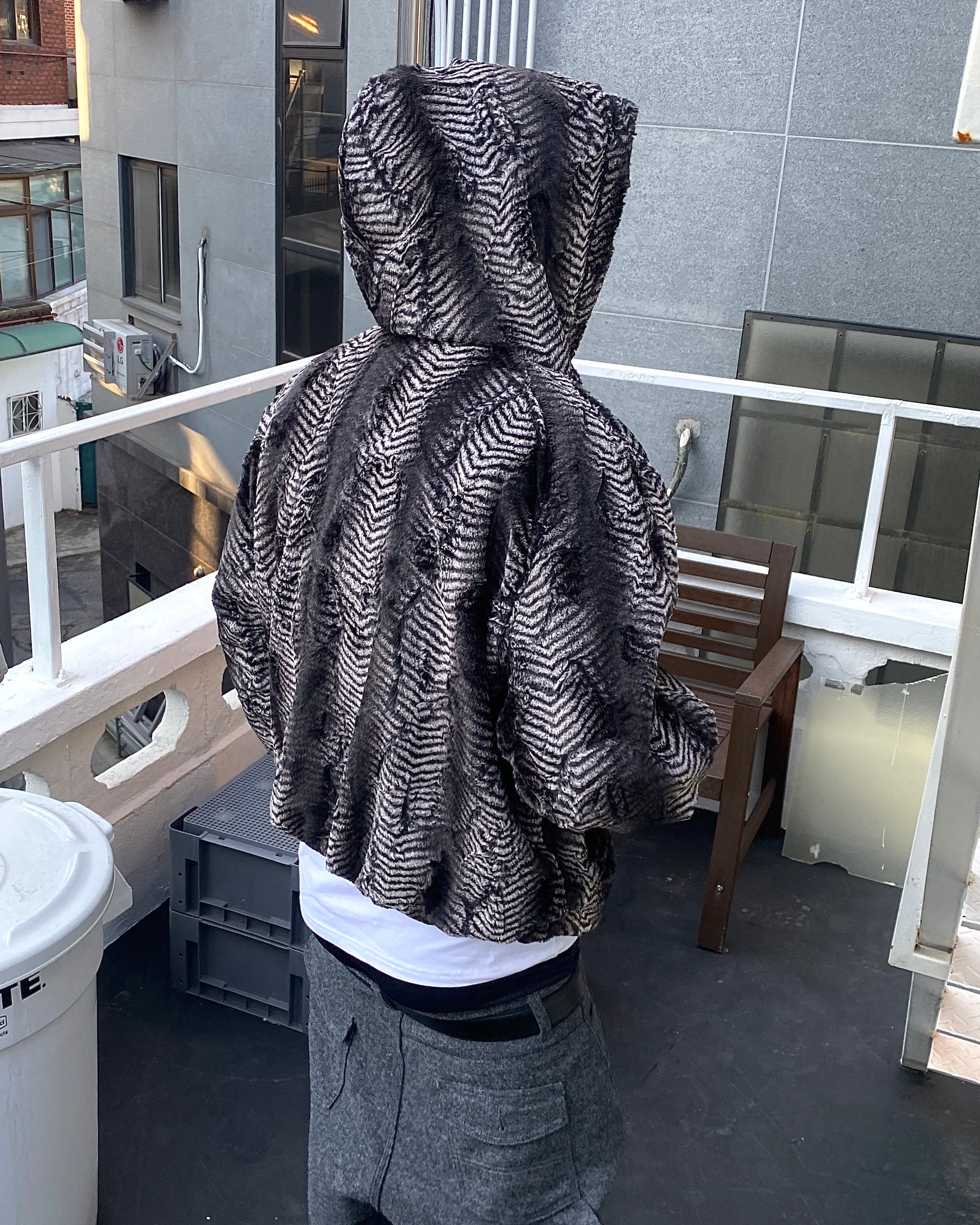 Undermycar REVENANT SNOW LEOPARD FLEECE HOODED JACKET – DALAC SEOUL