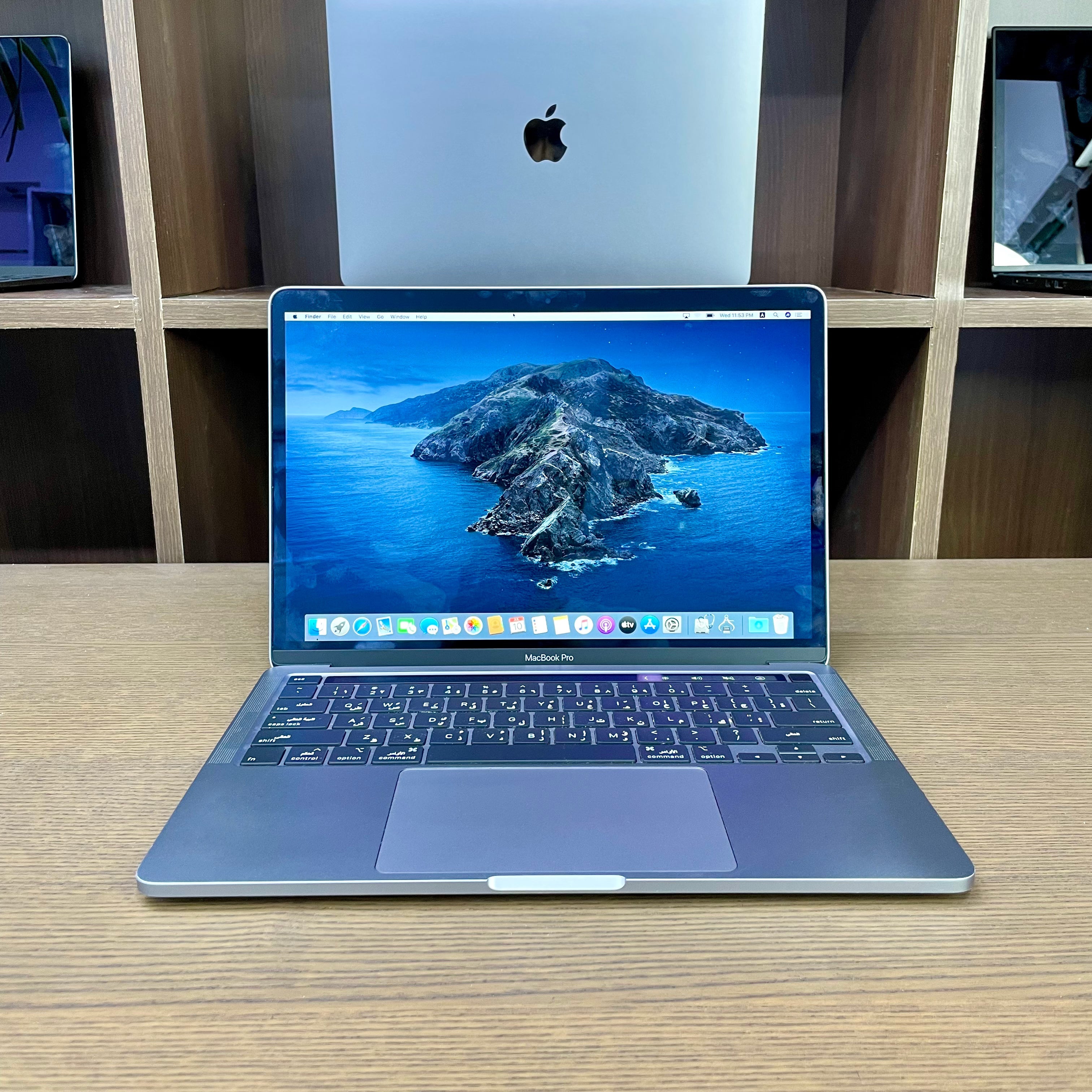 Apple - A2289 / MacBook Pro 13 - i7 Processor - 16GB Memory