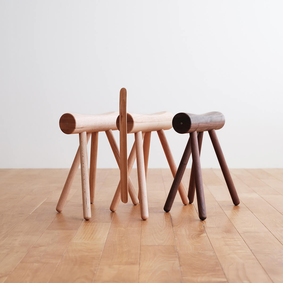 ES | stool &Shoehone (スツール) | DENTO STORE | 額縁・家具ブランド