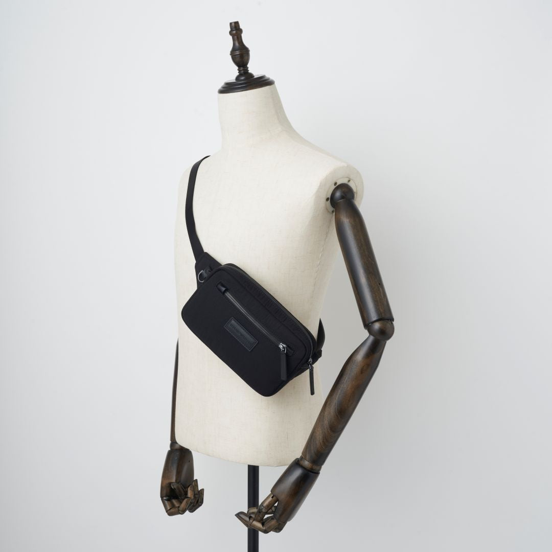 バッグ】エンポリオアルマーニ ウエストバック｜ 街を歩く姿もスマート