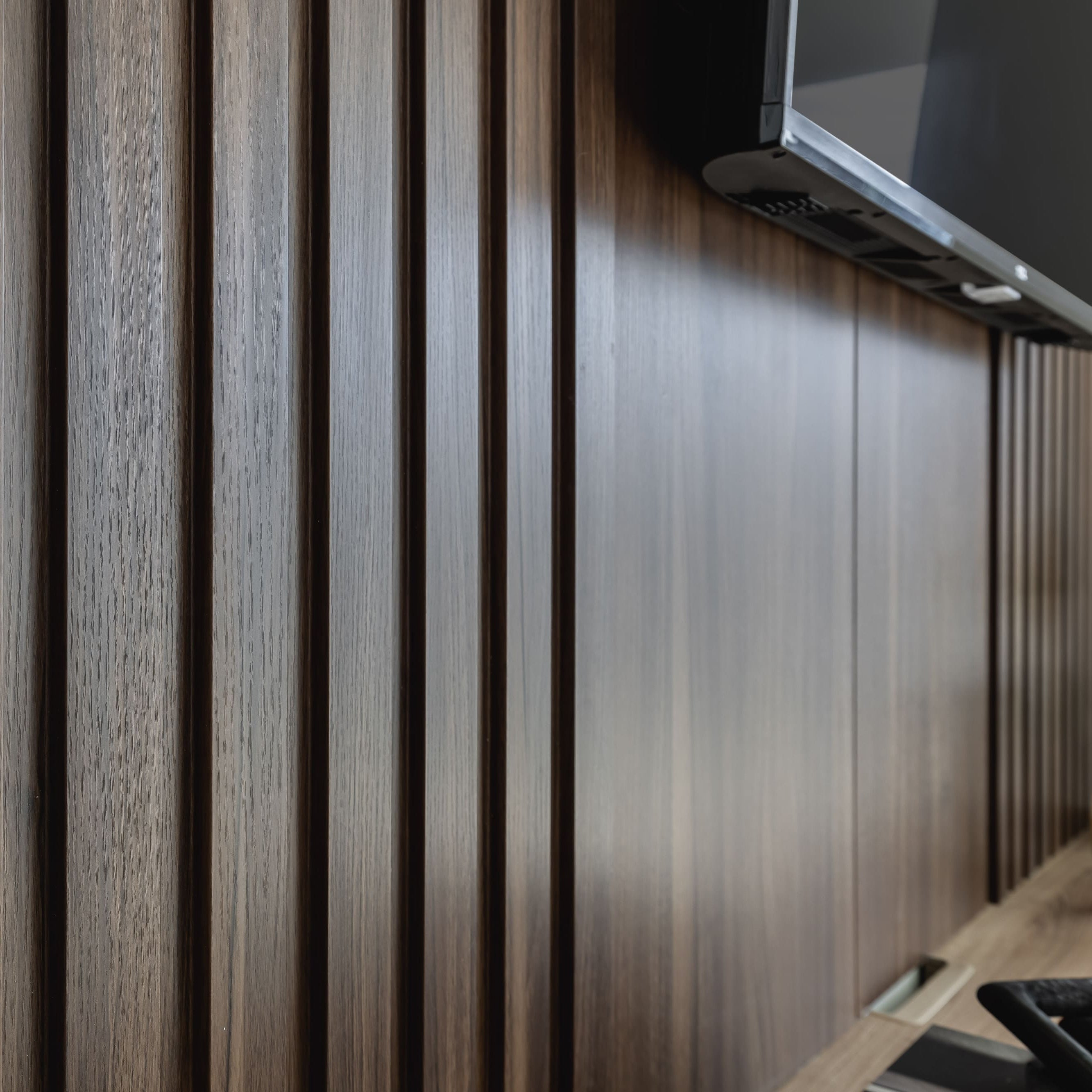 Smooth Style Walnut Wood – Decofigura USA