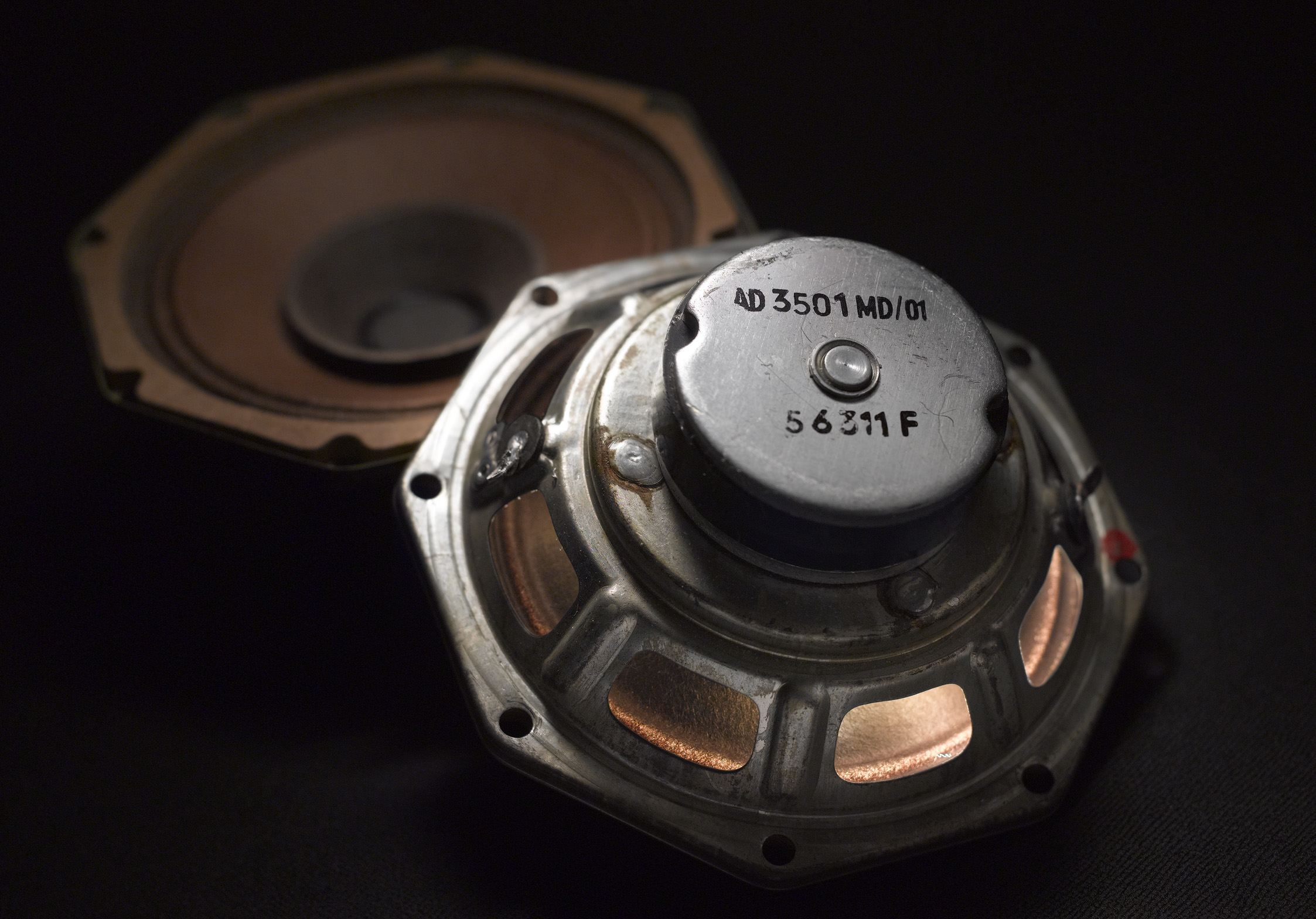 Philips AD3501MD/01 - ヴィンテージ・スピーカーで「すみっこ遊び」