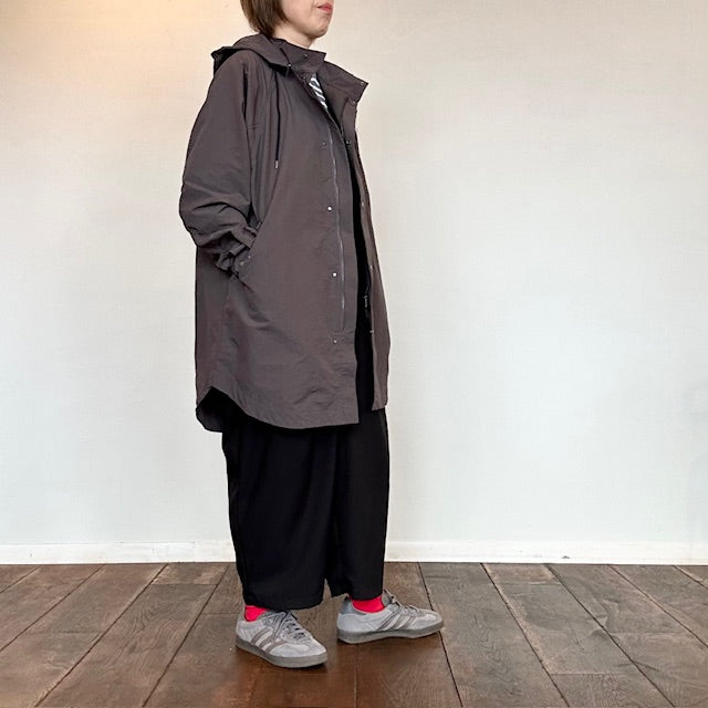 YARRA NEU フード付きナイロンポンチョ風コート 5547-414 – delaube.jp