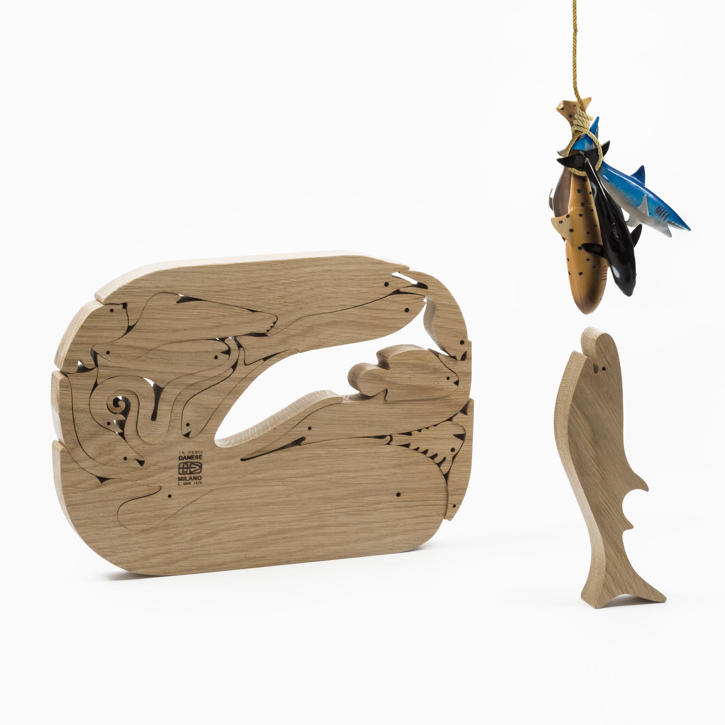 Wooden Puzzle 16 PESCI by Enzo Mari - Limited Edition. Shop on