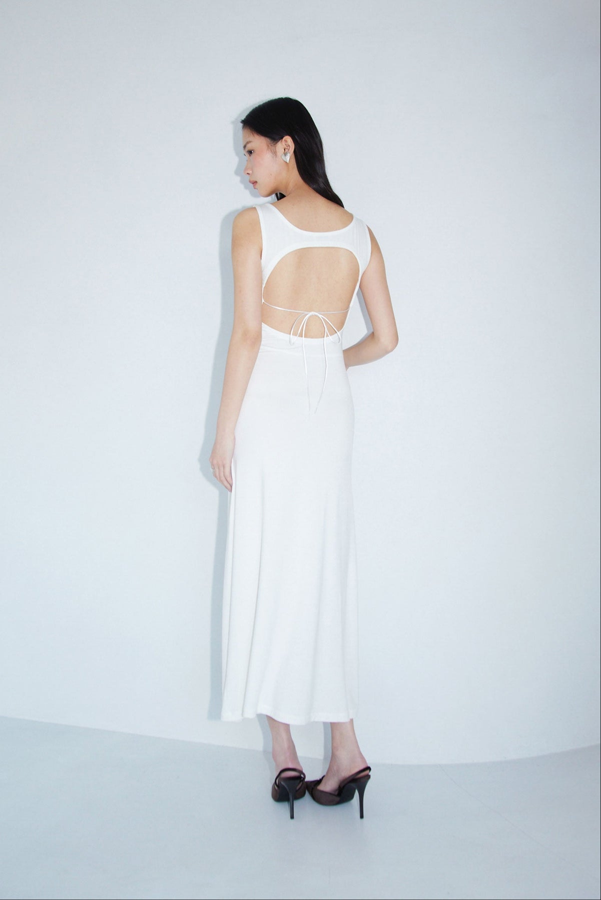 Collagen Sleeveless Open Back Dress – determ;