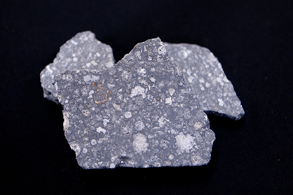 隕石から最古の鉱物を新発見 – 新鉱物「ルービナイト」に刻まれた