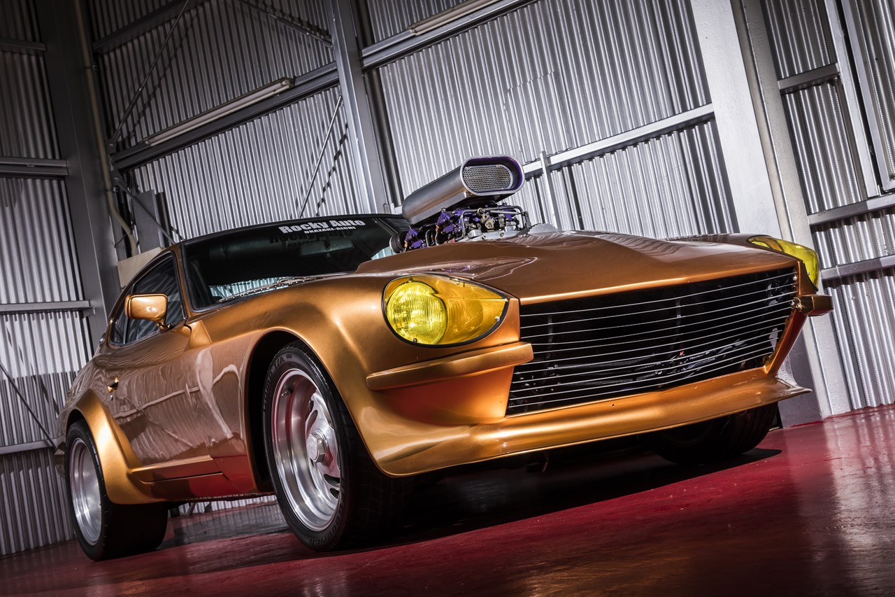 V8スーパーチャージャーを搭載したドラッグカスタムのフェアレディZは