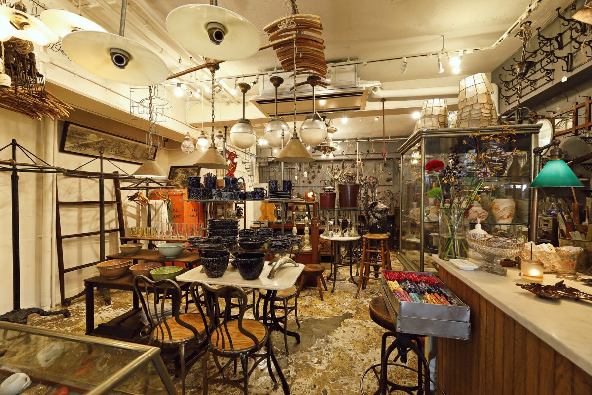 カッコいい空間づくりの強い味方。インダストリアルなインテリア雑貨の