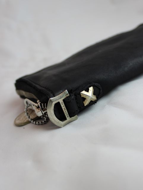 ストラム ロングウォレット STRUM ファスナーテープ一部ダメージあり