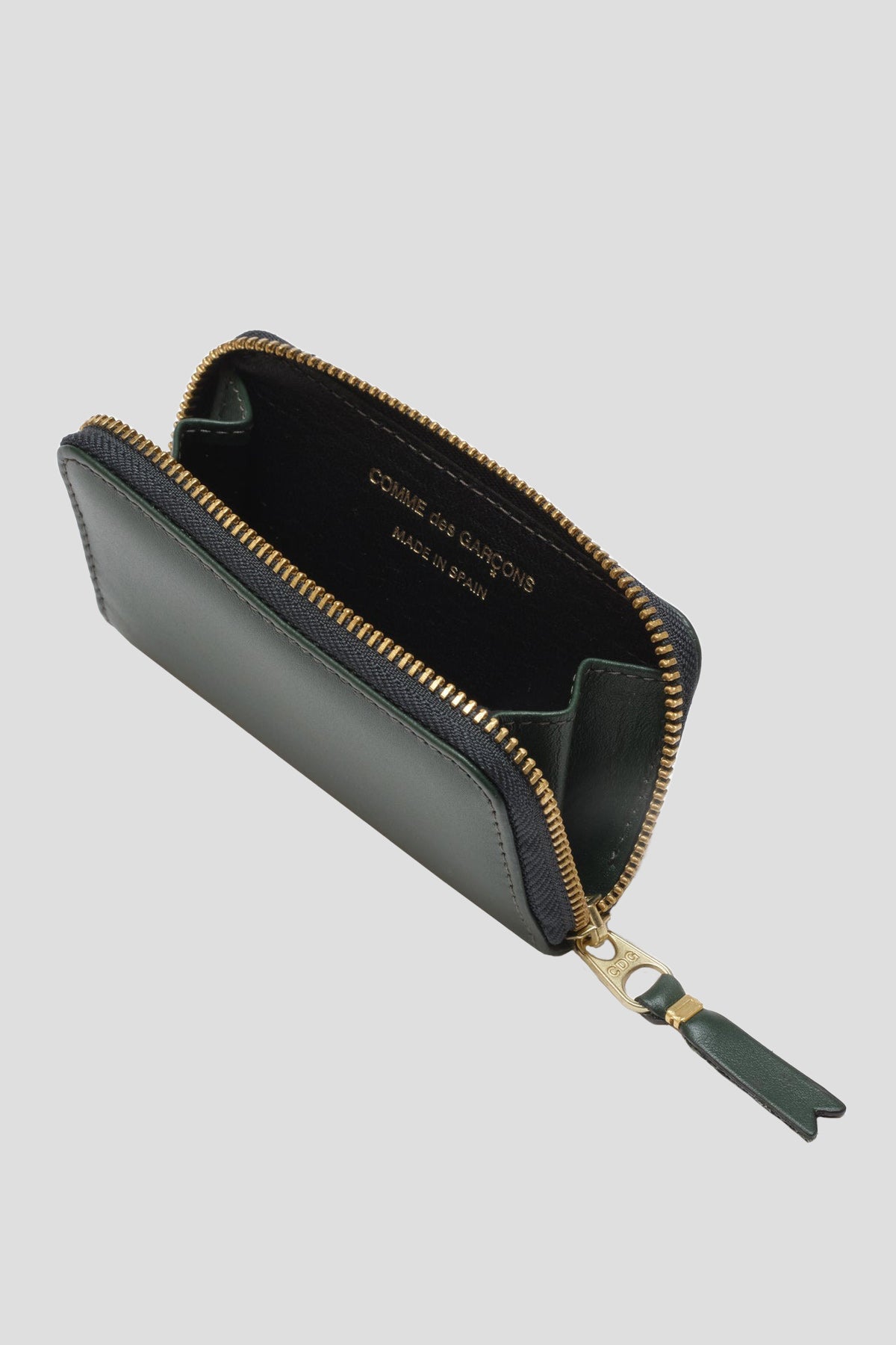 Comme des Garçons Simple Zip Wallet in Bottle Green – Drama Club