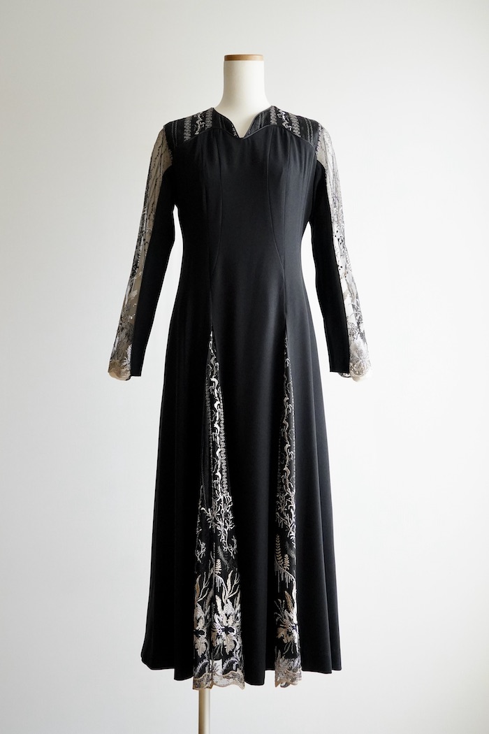 MURRAL（3泊4日） Petal lace dress / June