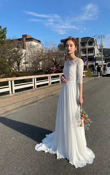 ボートネック 刺繍レース 袖付きドレス（W50）