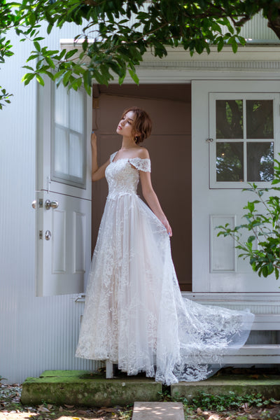 オフショルダー フラワーレースドレス（W231）