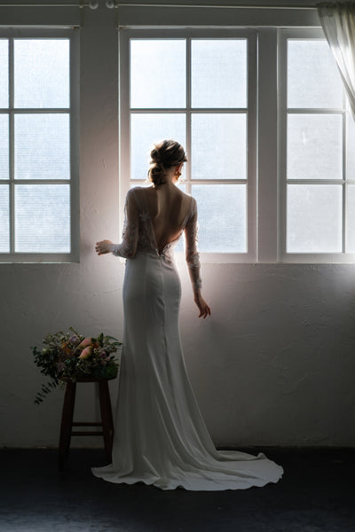 刺繍レース ロングスリーブ バックV ソフトマーメイドドレス（W249）