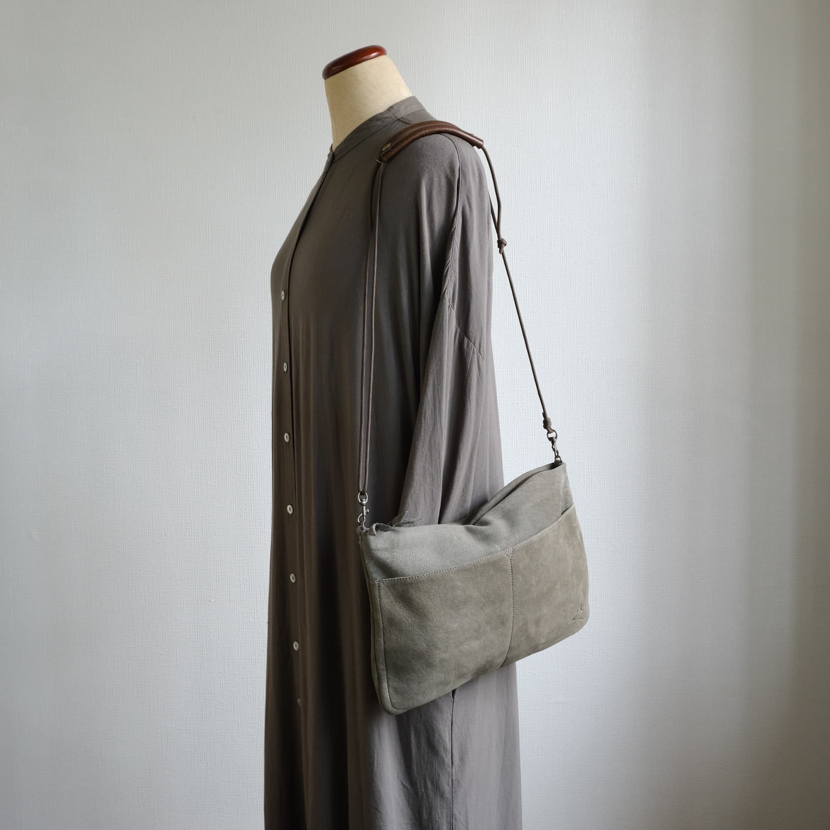 ENISICA（エニシカ） ショルダーバッグ ジビエ鹿革ハンシカサコッシュ