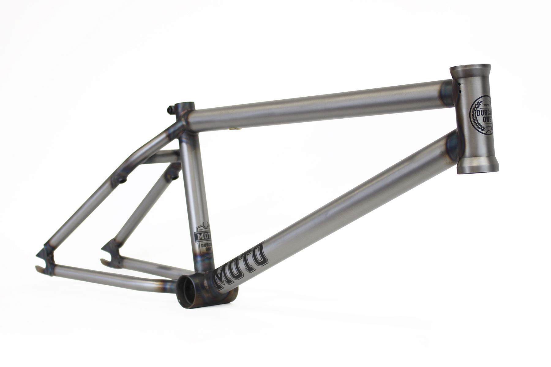 DURCUS ONE “MOTO FRAME” のテストフレームを公開。早速、BMXライダー