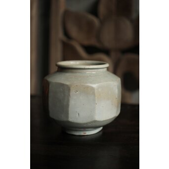 朝鮮李朝 白磁面取壺 P522｜骨董店 のびる 古美術 骨董 和風建具 蔵戸