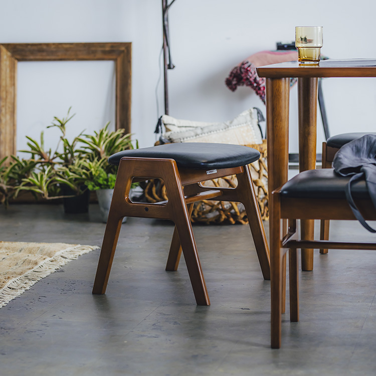 スタッキングスツール スタンダードブラック 通販 | 【公式】カリモク