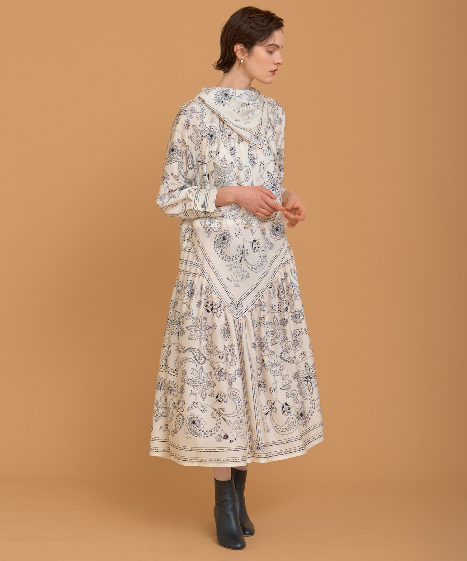 スカーフプリントワンピース ｜ハウス オブ ロータス＜HOUSE OF LOTUS