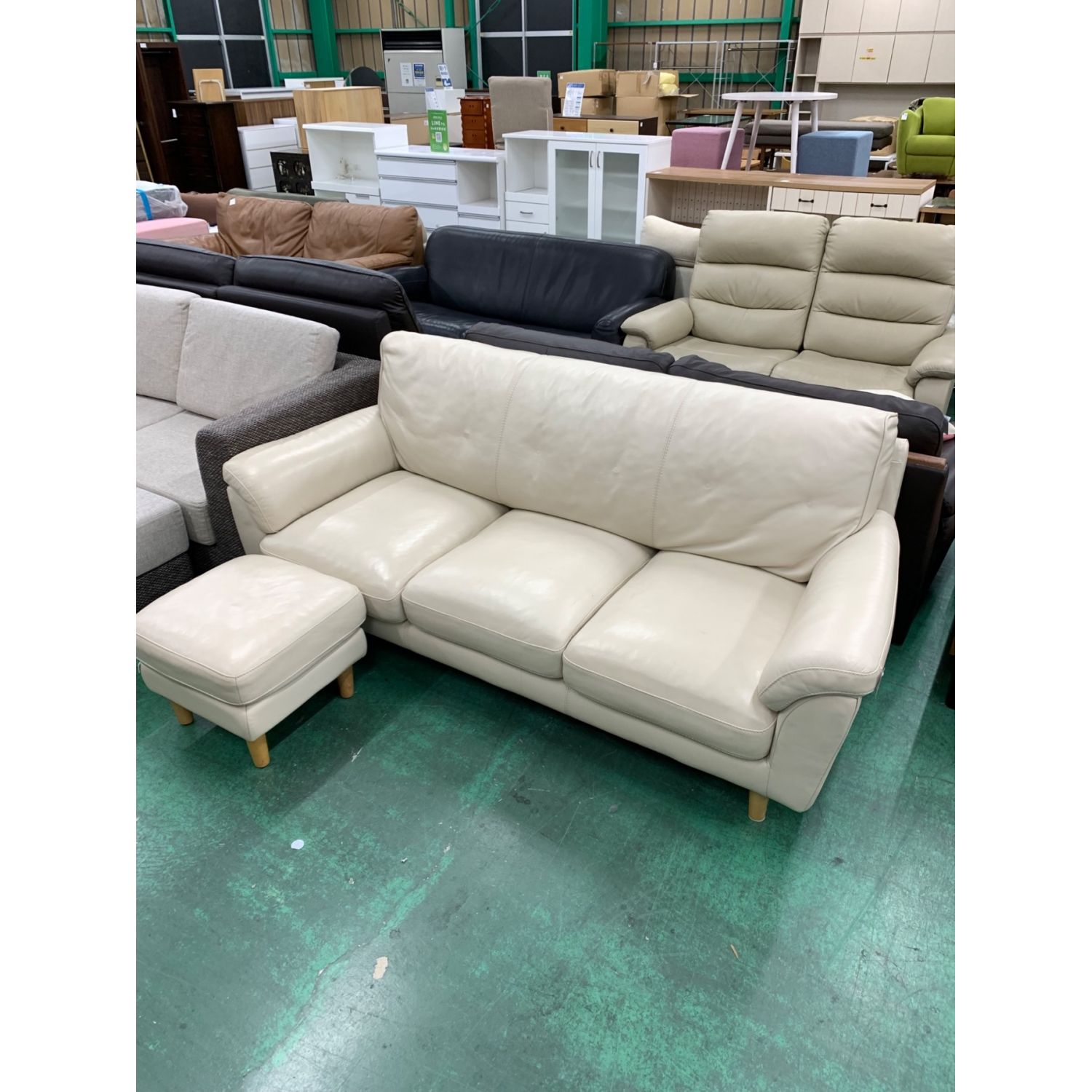 KEYUCA ソファーとオットマン