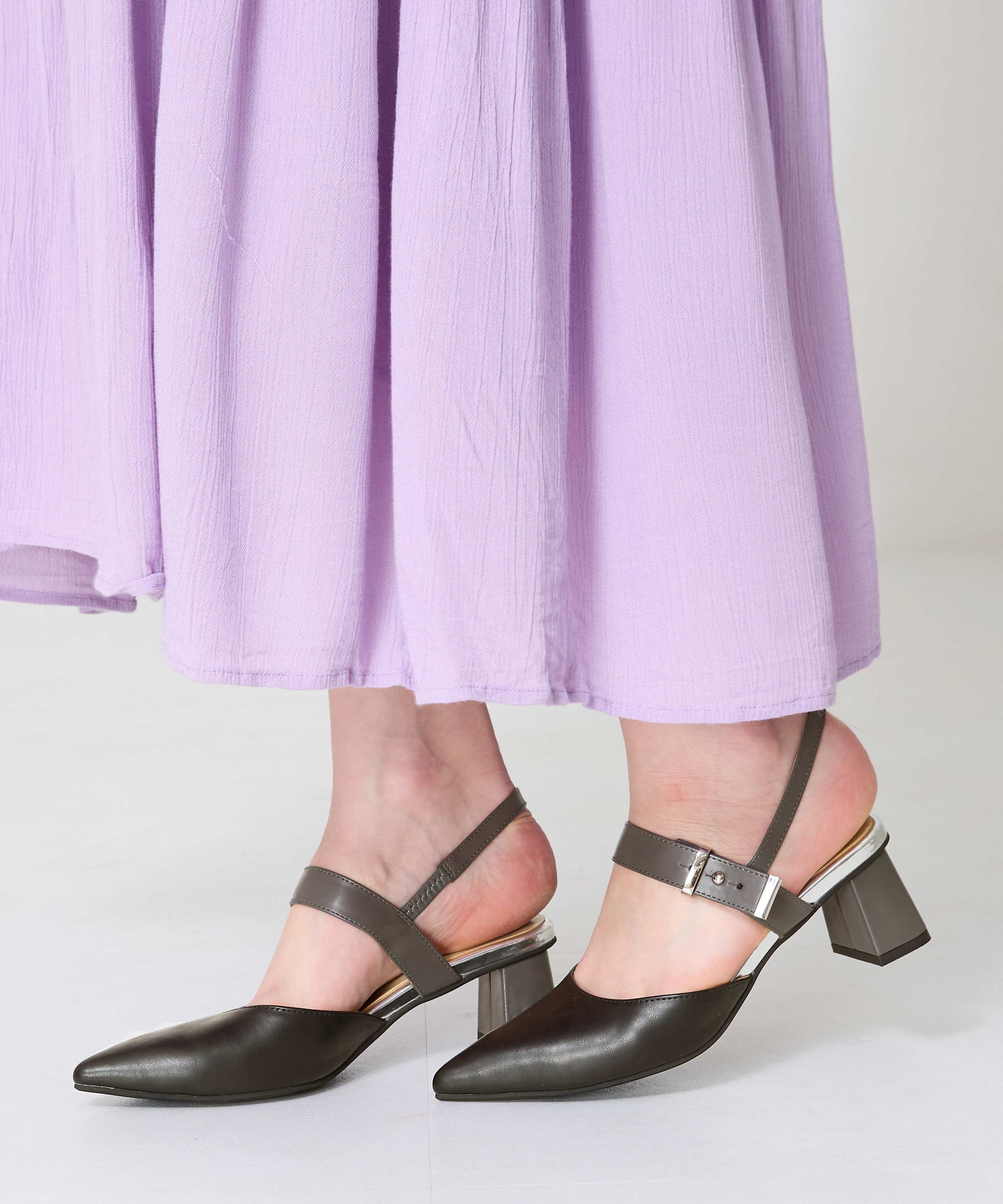 ポインテッドトゥボタンベルトパンプス/51118 – ORIENTALTRAFFIC