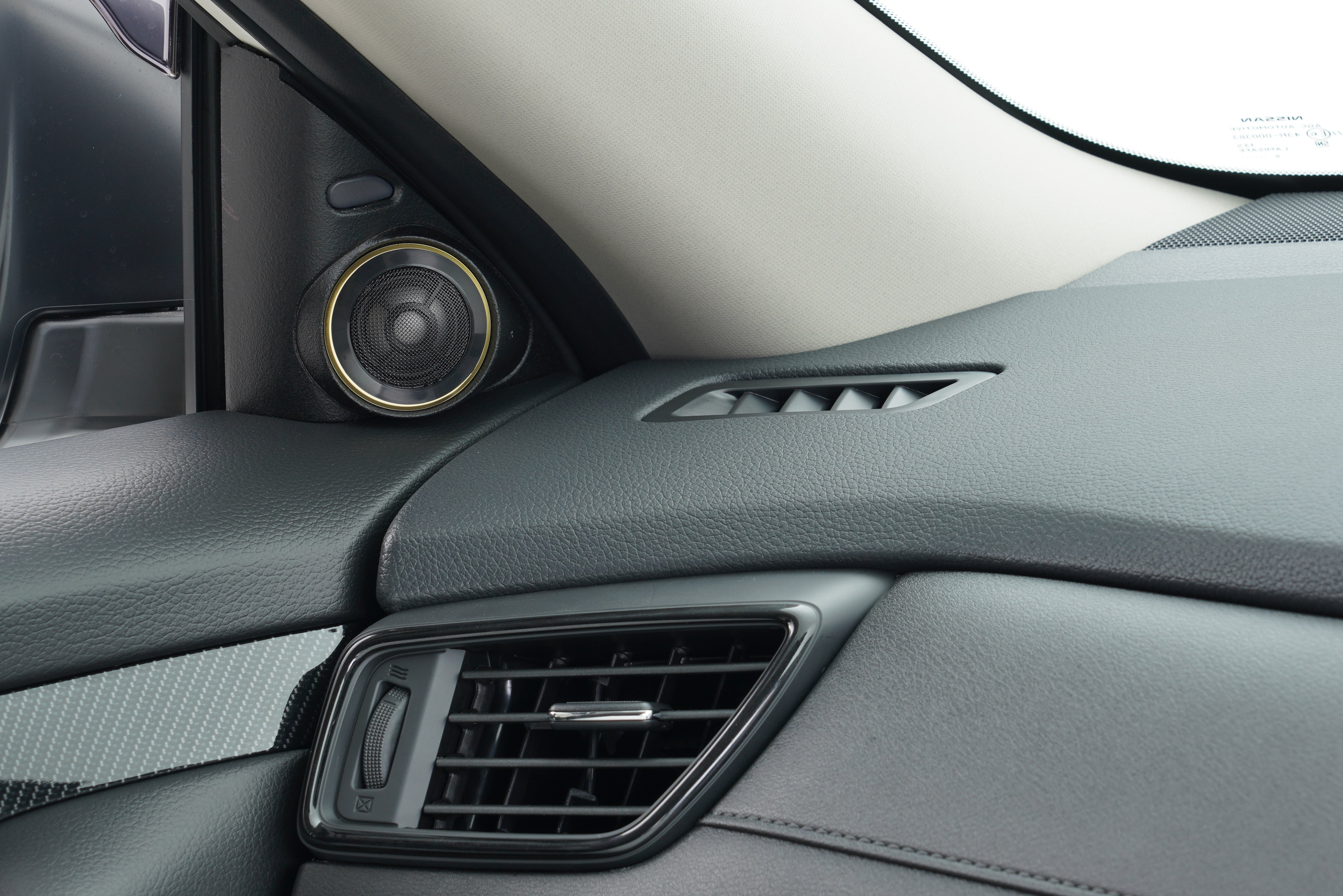 エクストレイル専用 ツィーター取付けキット: オプション/アクセサリー