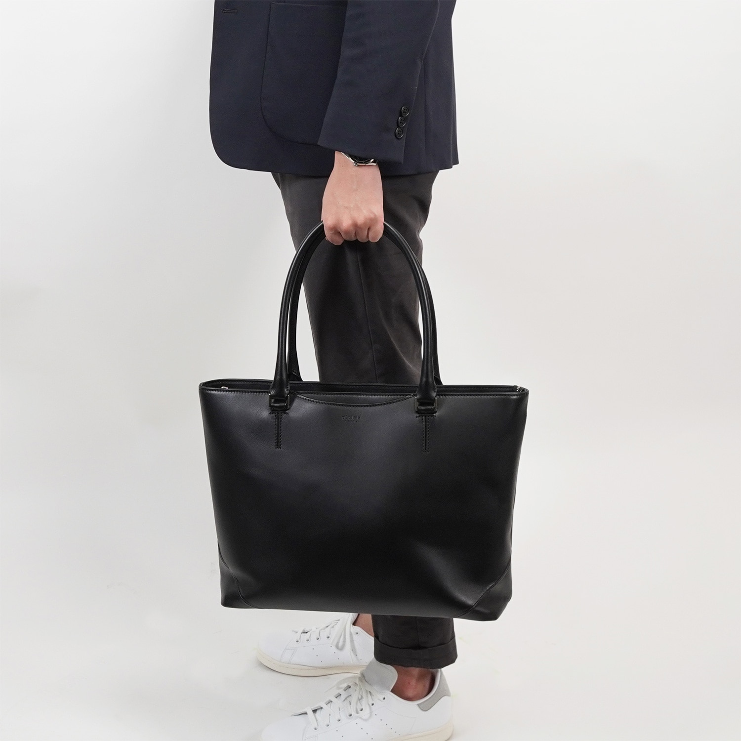 セール価格】ultima TOKYO／ウルティマ トーキョー≫ ロブ 牛革（撥水