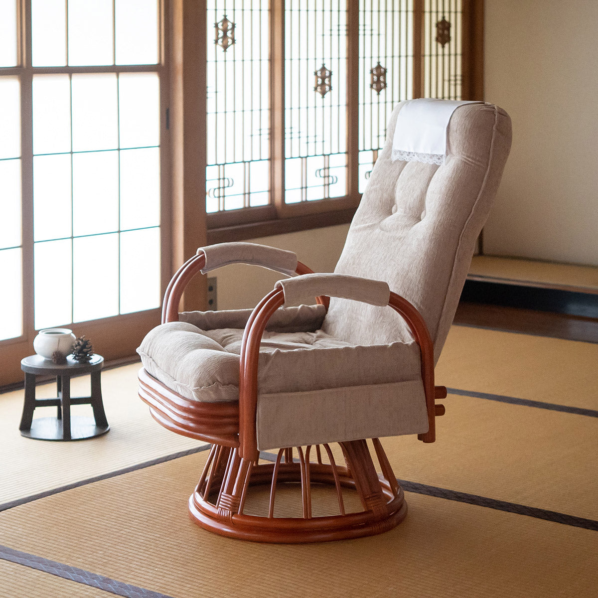 美品 おみねらたん 高座椅子 美品 おみねらたん 高座椅子 オンライン