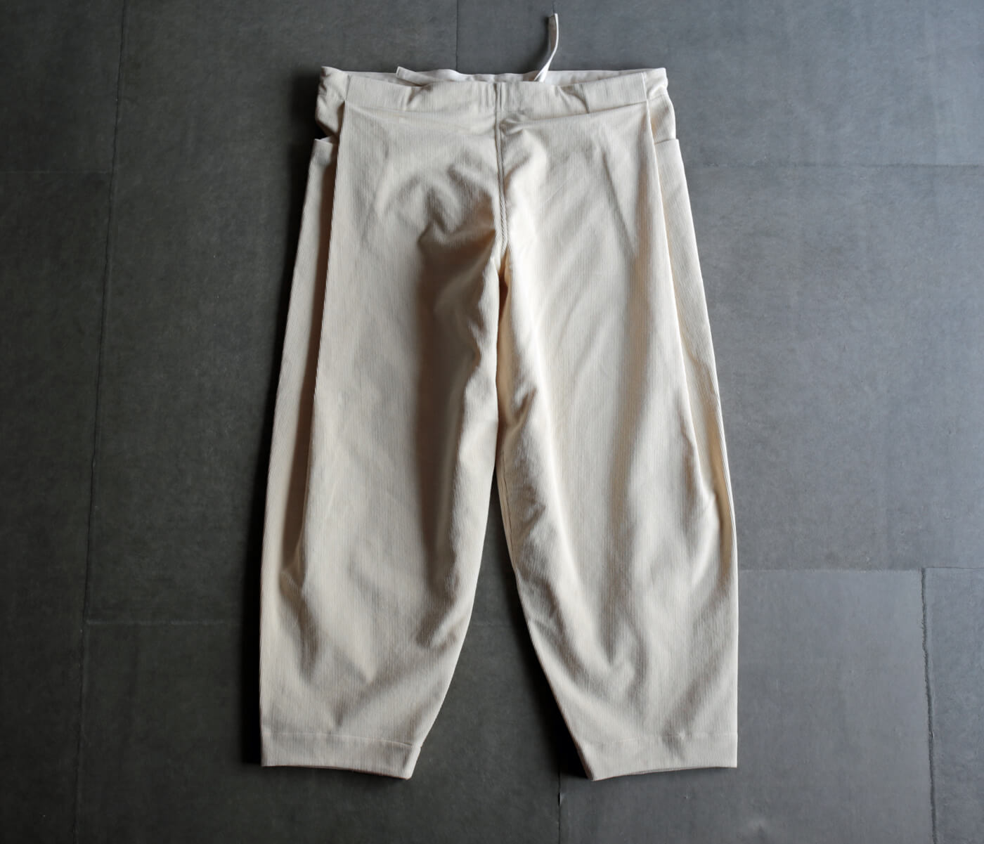 秋のボンタンパンツ｜えみおわす