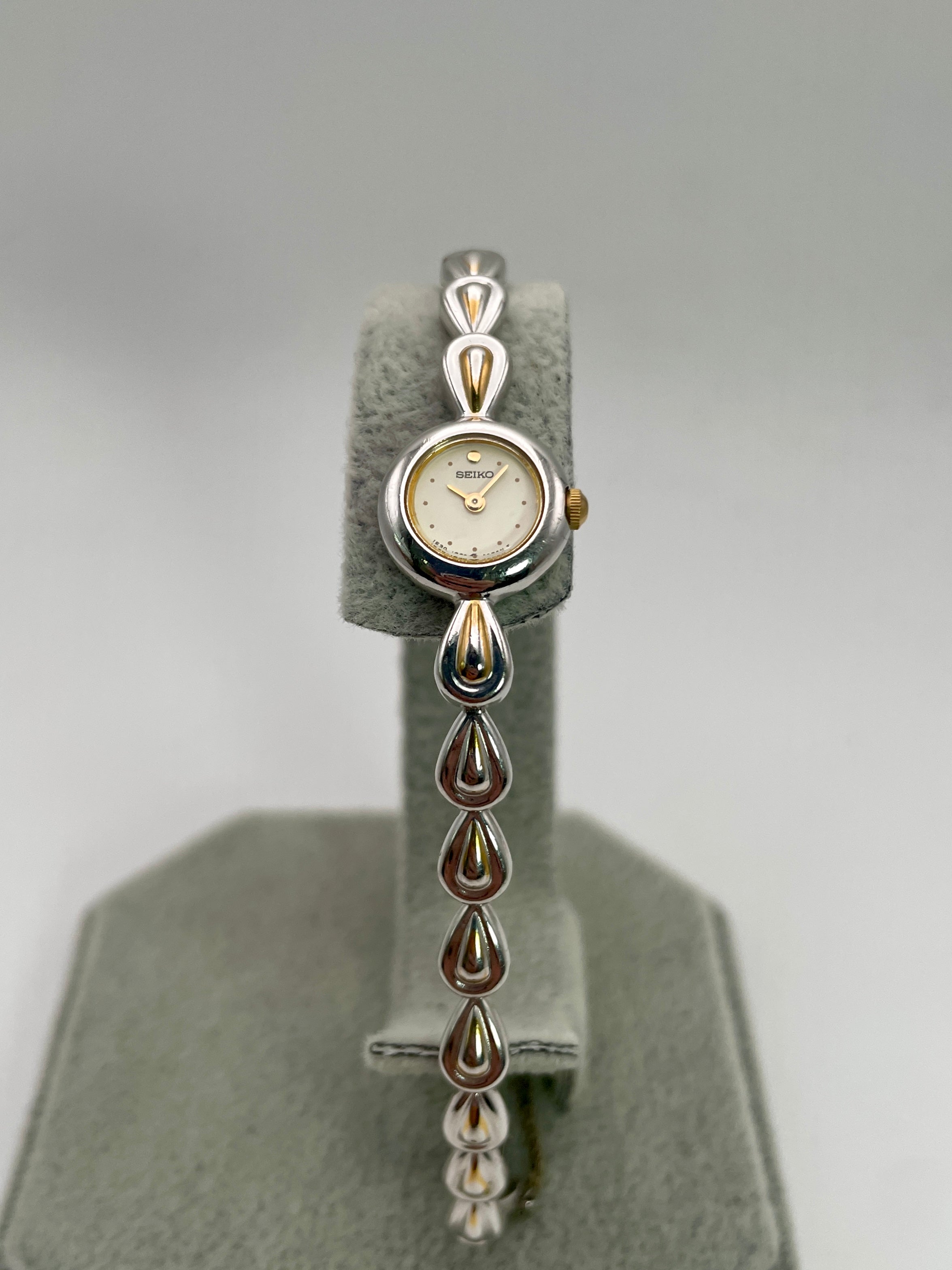 Seiko Teardrop 1E20-0540 Vintage Women's Watch in Steel and Gold