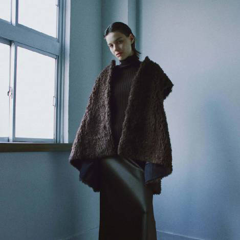 LE PHIL(ル フィル)｜カップインキャミトップV/ブラック の通販