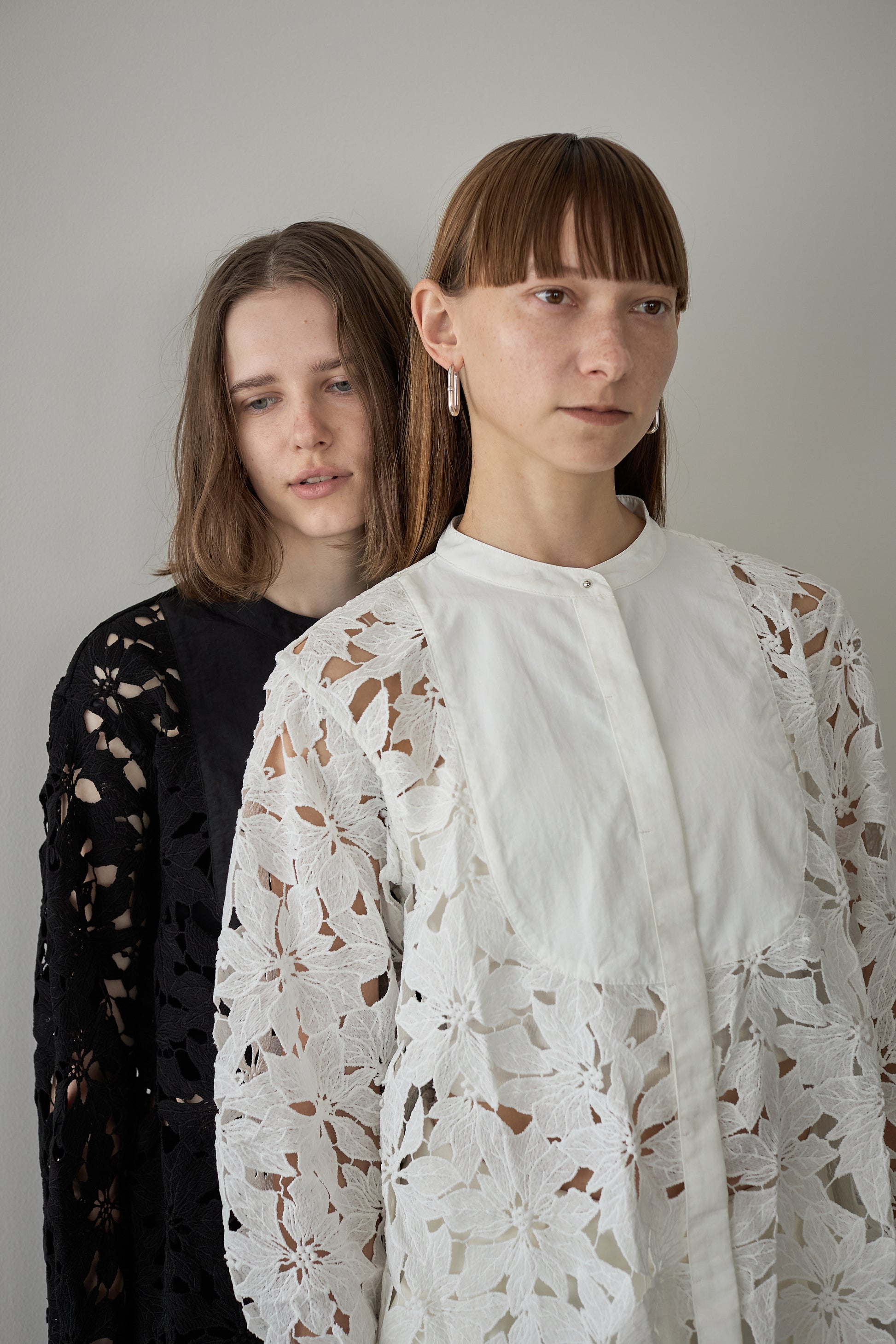 スタンドカラーレースシャツ【WHITE】 – ELLIE