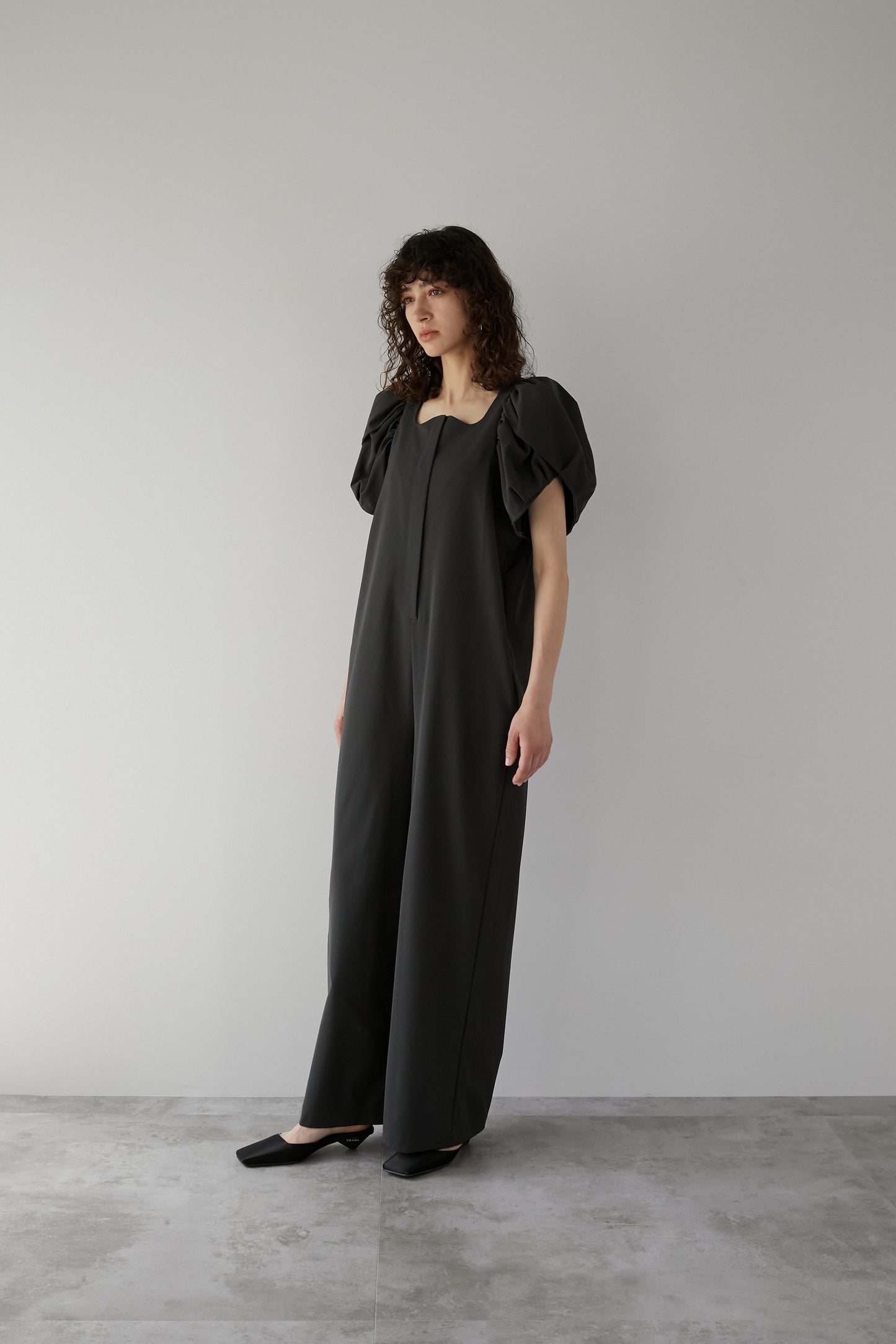 ボリュームスリーブロンパース【GRAY】 – ELLIE