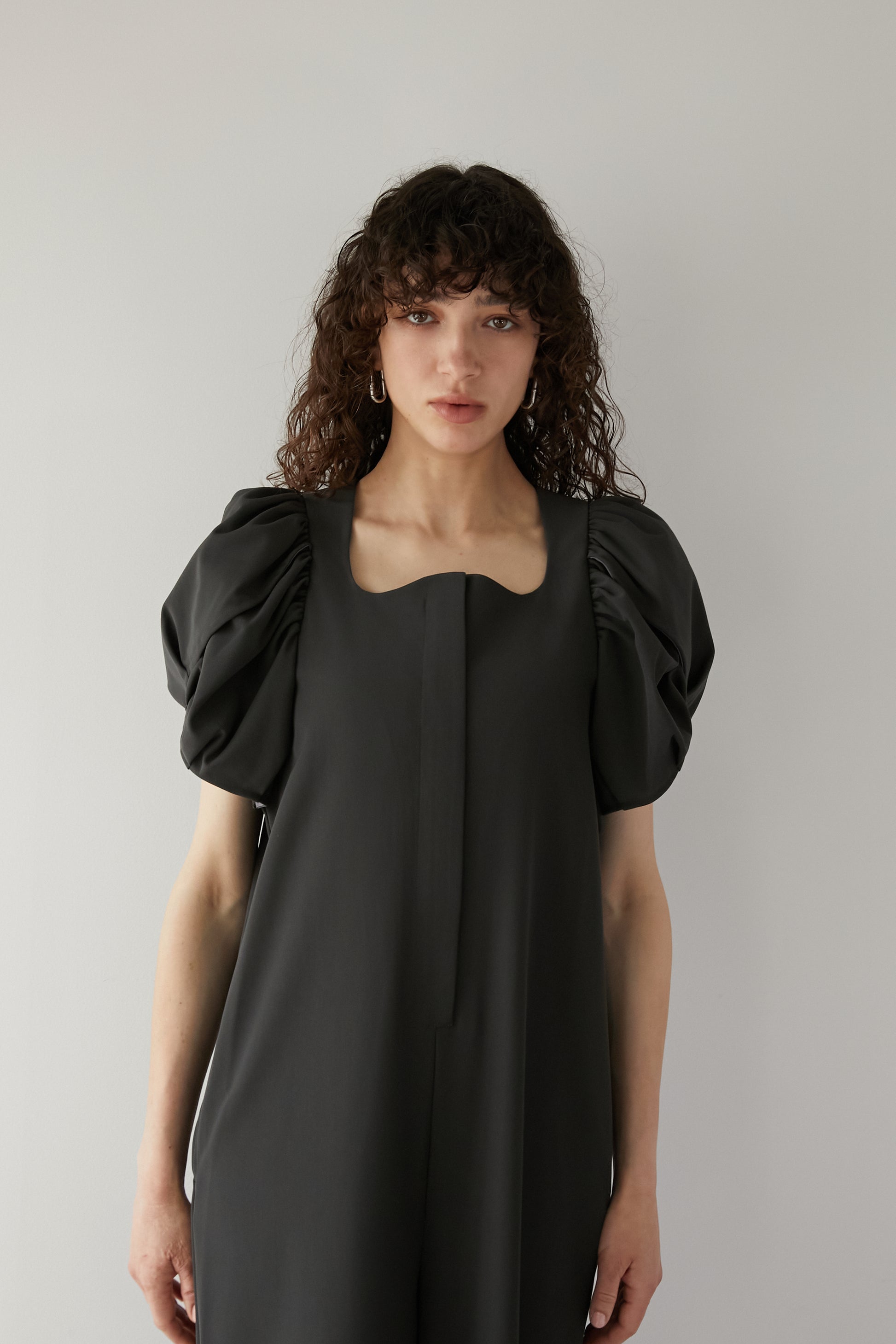 ボリュームスリーブロンパース【GRAY】 – ELLIE